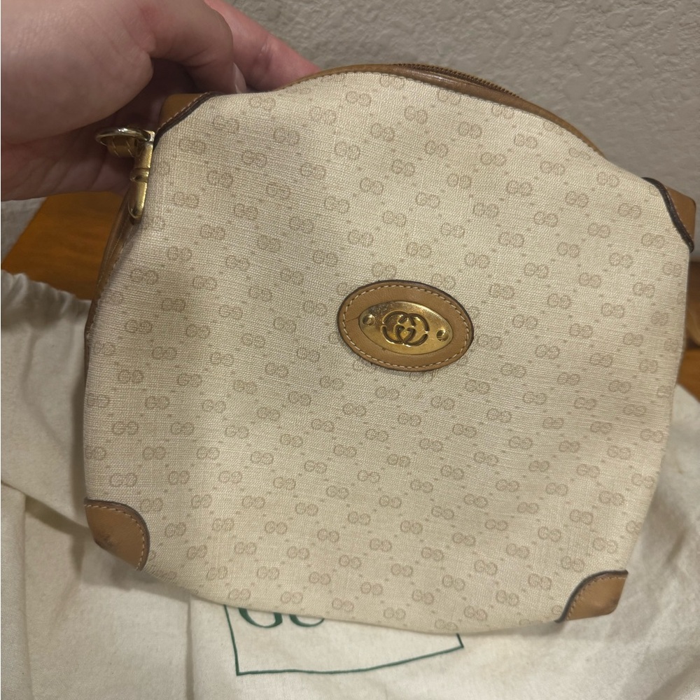 Vintage 1970 Gucci mini crossbody bag 💼